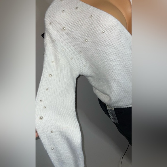 NWT WHITE SEXY SWEATER LONG SLEEVE WITH PEARLS SIZE S - Picture 2 of 5